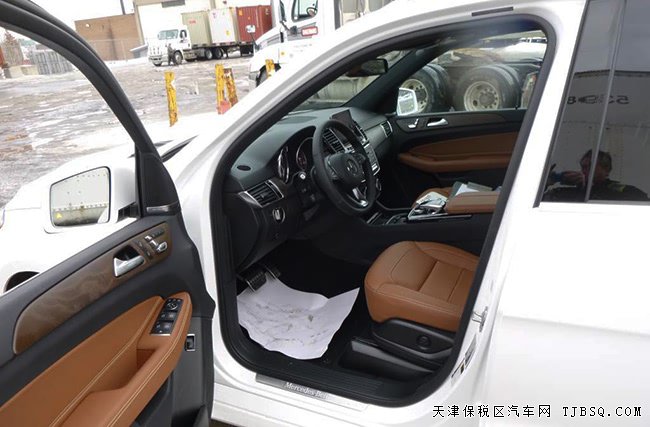 2018款奔馳GLE400加規(guī)版 AMG運動包/高級包現(xiàn)車81萬優(yōu)購