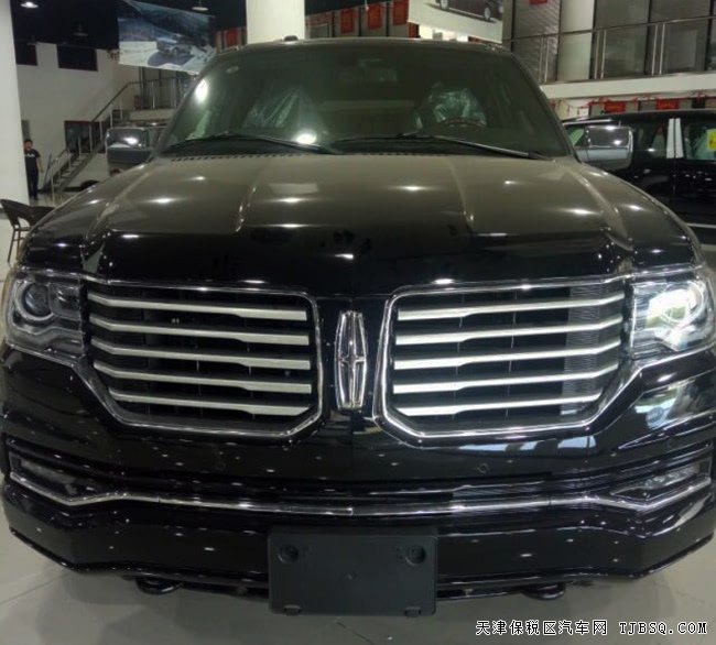 2017款林肯領(lǐng)航員3.5T加規(guī)版 7座SUV現(xiàn)車清倉(cāng)77.5萬(wàn)優(yōu)享
