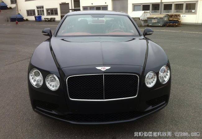 2018款賓利飛馳V8S歐規(guī)版 舒適包/天窗/20輪現(xiàn)車(chē)250萬(wàn)購(gòu)