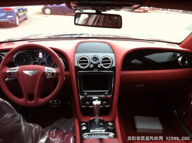 2018款賓利飛馳V8S歐規(guī)版 舒適包/天窗/20輪現(xiàn)車(chē)250萬(wàn)購(gòu)
