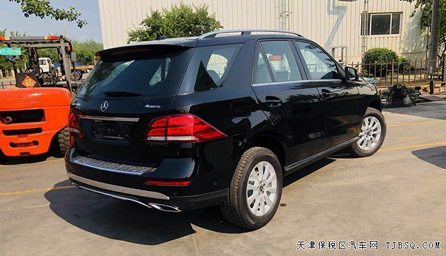 2018款奔馳GLE400中東版 18輪/小天窗/LED大燈現(xiàn)車75萬
