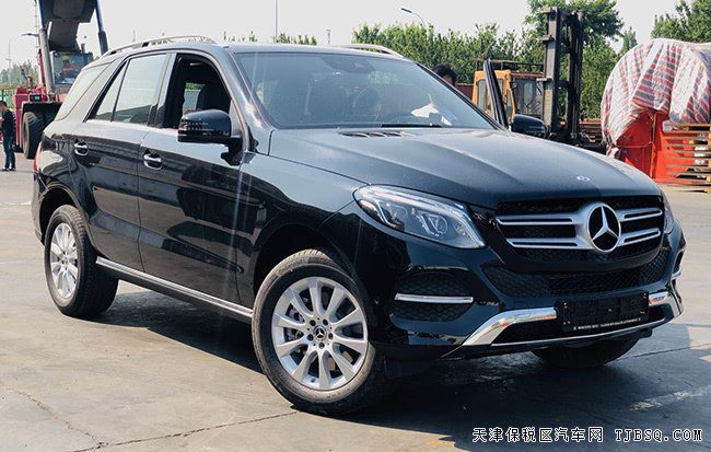 2018款奔馳GLE400中東版 18輪/小天窗/LED大燈現(xiàn)車75萬