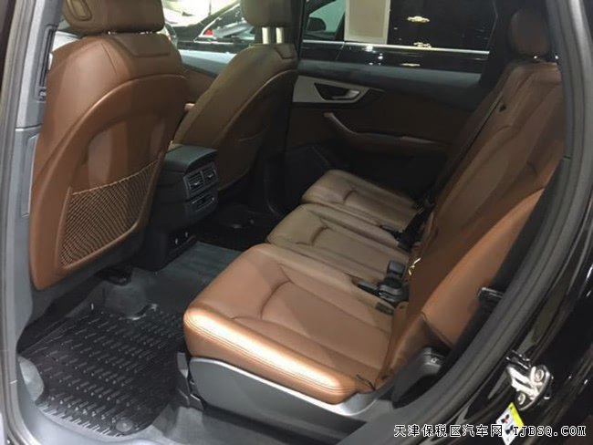 2018款?yuàn)W迪Q7加拿大版7座SUV 平行進(jìn)口車震撼呈現(xiàn)