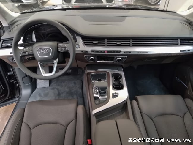 平行進(jìn)口車18款奧迪Q7加規(guī)版 3.0T現(xiàn)車盡享折扣