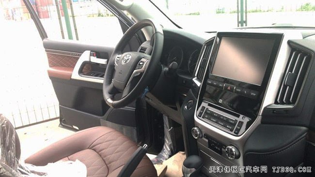 2018款豐田酷路澤5700中東版 NAPPA/20輪/天窗現(xiàn)車138萬
