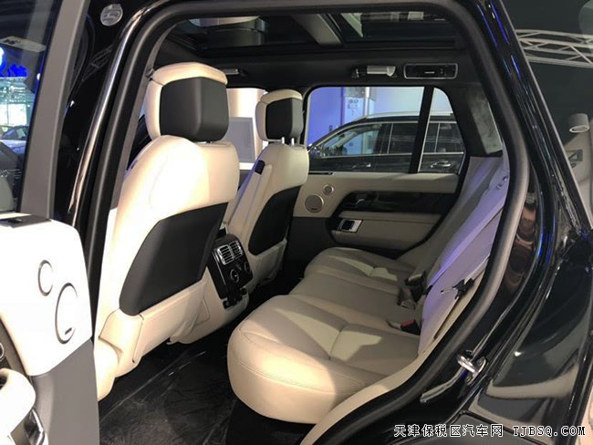 2018款路虎攬勝3.0T柴油創(chuàng)世短軸版 22輪/全景現車137萬