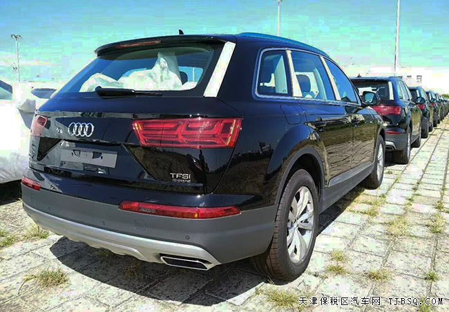 2017款?yuàn)W迪Q7歐規(guī)版2.0T 全景天窗/18輪/真皮現(xiàn)車53.5萬