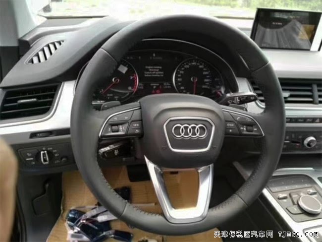 2017款?yuàn)W迪Q7歐規(guī)版2.0T 全景天窗/18輪/真皮現(xiàn)車53.5萬