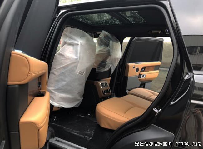 2018款路虎攬勝3.0T柴油創(chuàng)世加長(zhǎng)版 22輪/全景現(xiàn)車(chē)160萬(wàn)
