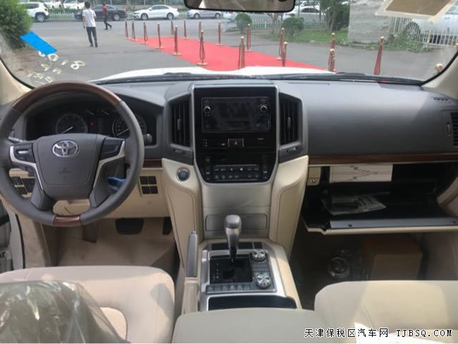 2018款豐田酷路澤4000中東版 18輪/天窗/冰箱現(xiàn)車69.5萬