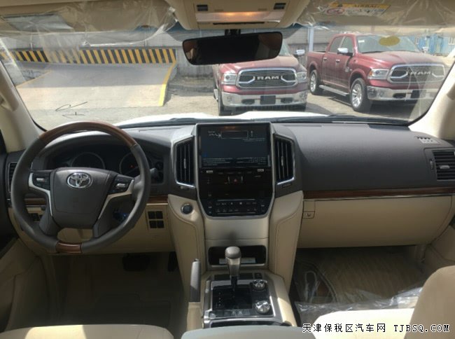 2018款豐田酷路澤5700中東版 天窗/18輪/遙啟現(xiàn)車93萬(wàn)