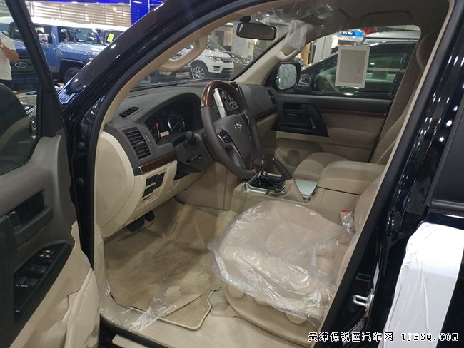 2018款豐田酷路澤4500中東版 柴油現(xiàn)車優(yōu)惠尊享