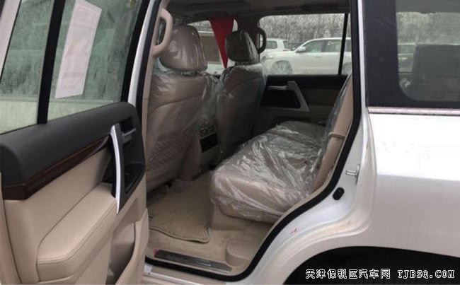 2018款豐田酷路澤5700中東版 天津港現(xiàn)車(chē)尊享極致