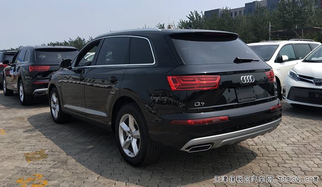 2018款?yuàn)W迪Q7加規(guī)版7座SUV 全景天窗/手寫板現(xiàn)車63.8萬(wàn)