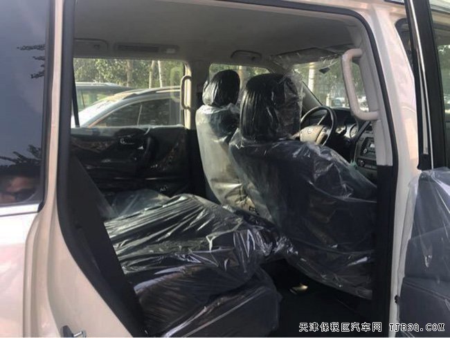 2018款日產(chǎn)尼桑途樂Y62中東版 7座SUV現(xiàn)車震撼呈現(xiàn)