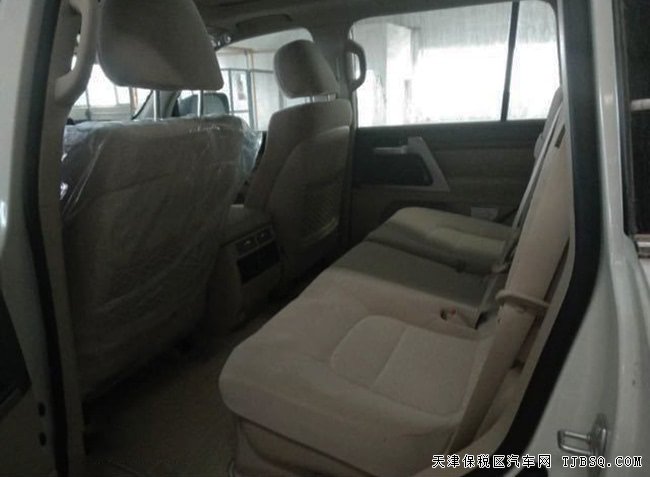 2018款豐田酷路澤5700中東版 12氣囊/7座/天窗現(xiàn)車92萬