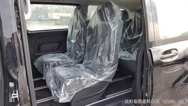 2018款奔馳V250中東版 6座手續(xù)/17輪/電動門現(xiàn)車49.5萬