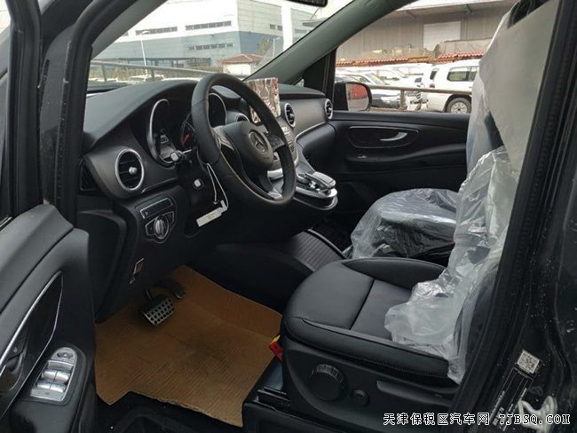 2018款奔馳V250中東版 18輪/7座真皮/電動門現(xiàn)車55.8萬
