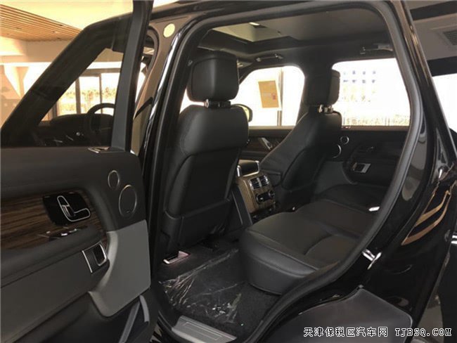 2018款路虎攬勝3.0T行政版 天津港現(xiàn)車優(yōu)惠精選
