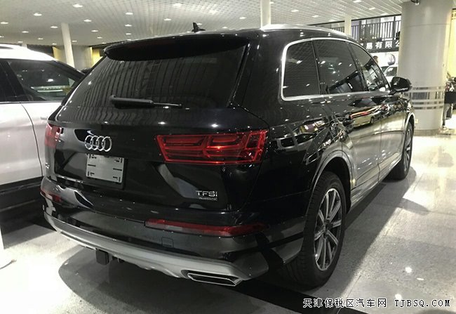 18款?yuàn)W迪Q7加規(guī)版 MMI手寫(xiě)板/全景天窗/7座現(xiàn)車(chē)60萬(wàn)優(yōu)選