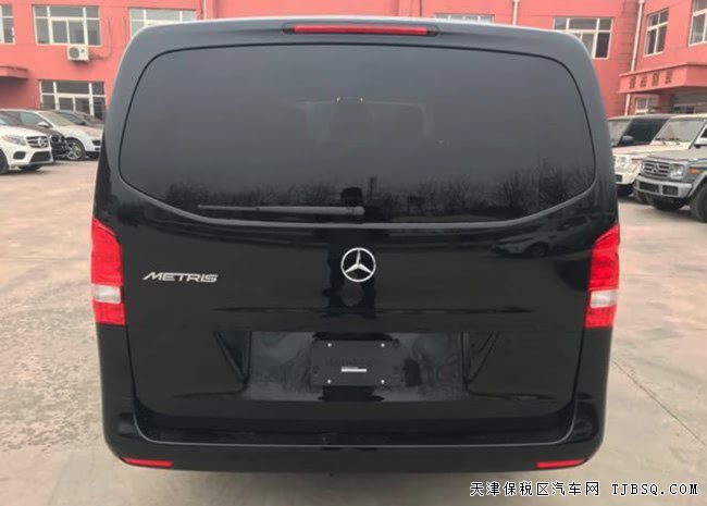 2018款奔馳麥特斯2.0T美規(guī)版 17輪/電動(dòng)門現(xiàn)車39.5萬購