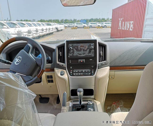 2018款豐田酷路澤4000中東版 7座/18輪/天窗現(xiàn)車66.8萬