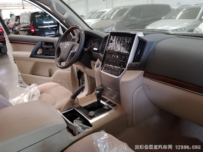 2018款豐田酷路澤4500中東版 柴油版現(xiàn)車絢麗來襲