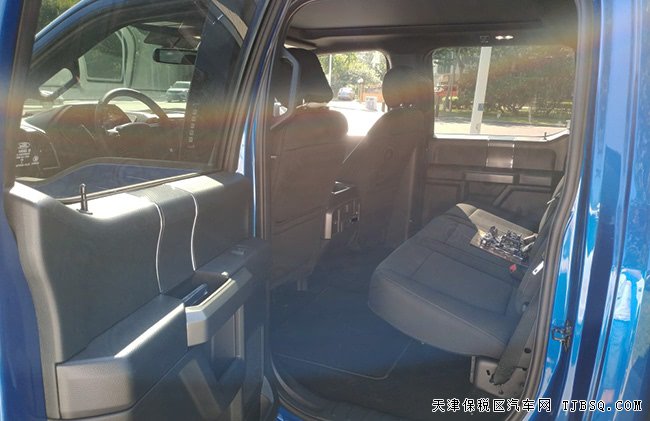 18款福特F150加規(guī)版 302A包/XLT運(yùn)動(dòng)包/全景現(xiàn)車42.6萬(wàn)