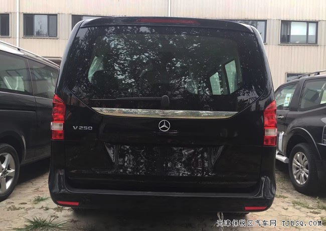 2018款奔馳V250L商務(wù)車 經(jīng)典七座MPV現(xiàn)車樂享經(jīng)典