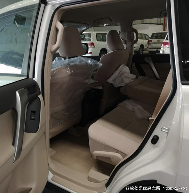 2019款豐田普拉多2700中東版 后掛備胎/17輪現(xiàn)車43.6萬(wàn)