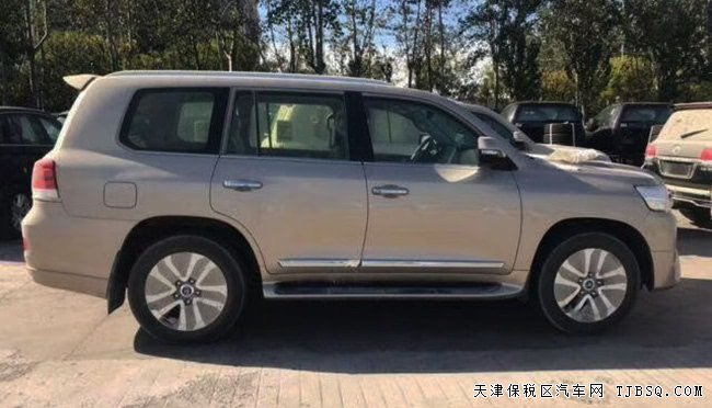 2019款豐田酷路澤5700中東版 陸巡5.7L現(xiàn)車酬賓