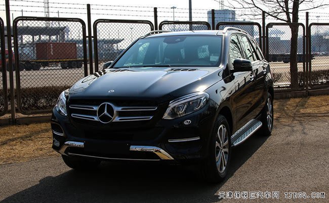 2018款奔馳GLE400中東版 全景/LED大燈/智能卡現(xiàn)車75萬