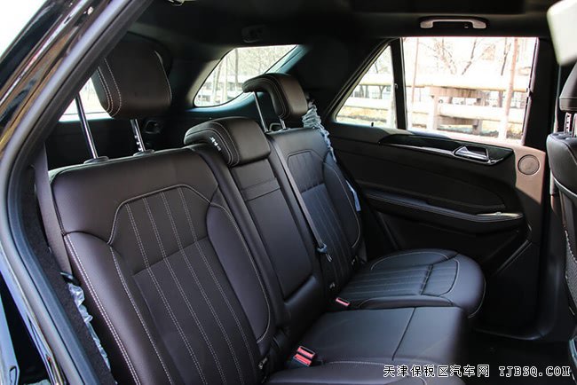 2018款奔馳GLE400中東版 全景/LED大燈/智能卡現(xiàn)車75萬