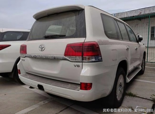 2018款豐田酷路澤4600中東版 18輪/天窗/7座現(xiàn)車82.3萬