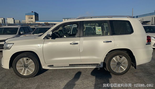 18款豐田酷路澤5700中東版 12氣囊/20輪/天窗現(xiàn)車109萬