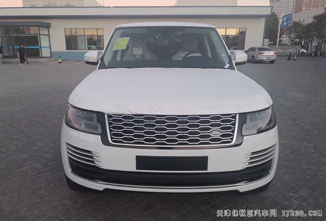 2018款路虎攬3.0T創(chuàng)世加長版 柴油現(xiàn)車優(yōu)惠呈現(xiàn)