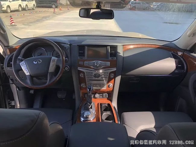 2018款英菲尼迪QX80中東版 7座SUV現(xiàn)車絢麗來(lái)襲