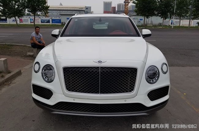 2018款賓利添越4.0T柴油歐規(guī)版 天津港現(xiàn)車(chē)精選