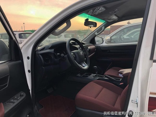 2018款豐田海拉克斯2.7L中東版 17鋁輪/3氣囊現(xiàn)車(chē)29.7萬(wàn)