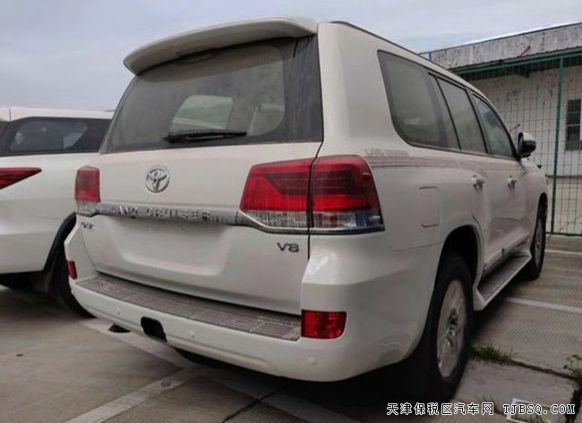 2018款豐田酷路澤4600中東版 7座/18輪/天窗現(xiàn)車82.4萬(wàn)