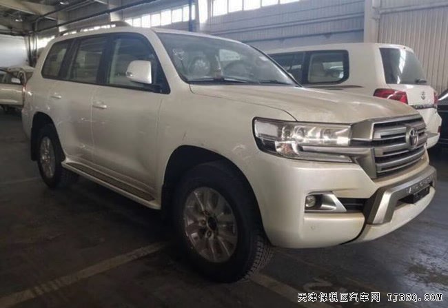 2018款豐田酷路澤4500柴油版 中東版現(xiàn)車樂(lè)享折扣
