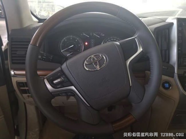 2018款豐田酷路澤4500柴油版 中東版現(xiàn)車樂(lè)享折扣