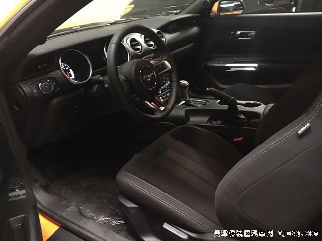 2019款福特野馬2.3T加規(guī)版 10速/17輪/獨立后懸現(xiàn)車30萬