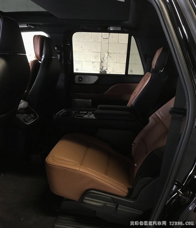 2018款林肯領(lǐng)航員七座SUV 3.0T美規(guī)版現(xiàn)車優(yōu)惠精選