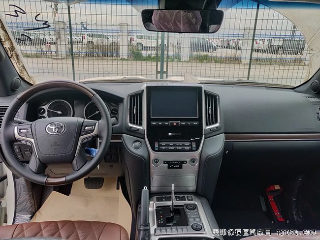 18款豐田酷路澤5700中東版 NAPPA/20輪/雷測現(xiàn)車123.8萬