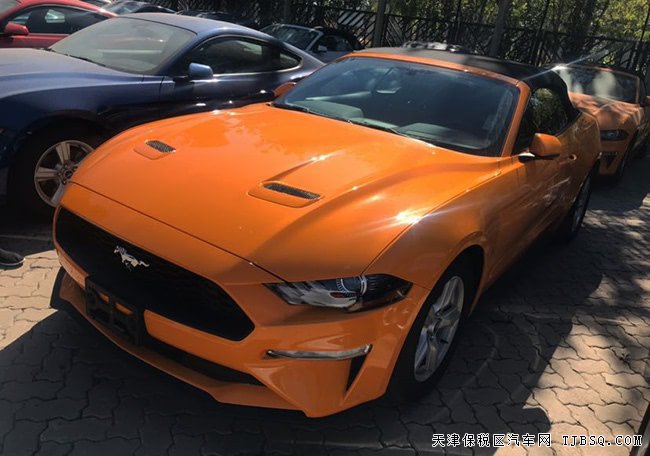 2019款福特野馬2.3T加規(guī)版 平行進(jìn)口敞篷版現(xiàn)車(chē)41.5萬(wàn)