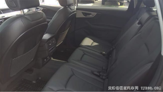 2018款奧迪Q7加規(guī)版 金屬漆/20輪/7座/全景天窗現(xiàn)車70萬