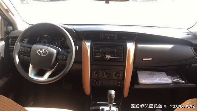 2019款豐田穿越者2700中東版 底掛/17輪/7座現(xiàn)車30.5萬