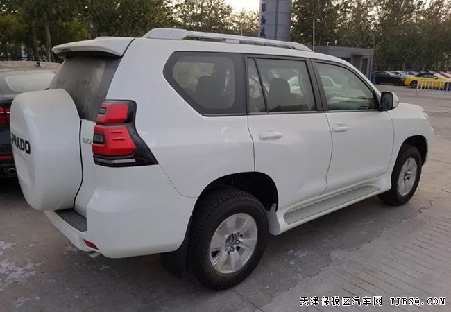 2019款豐田霸道3000中東版 后掛備胎/天窗/17輪現(xiàn)車(chē)57萬(wàn)