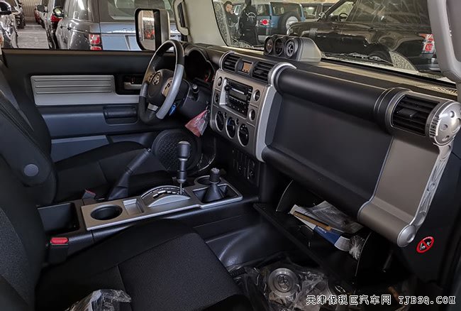 2019款豐田FJ酷路澤中東版 8氣囊/17輪/雙差現(xiàn)車51萬購